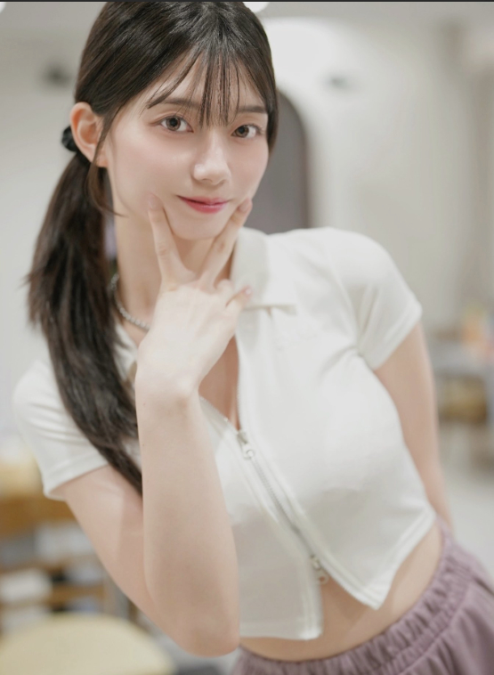 Nổi tiếng nhất sau thời Yua Mikami, hot girl Nhật Bản khiến fan phát sốt, livestream game đều đặn mỗi tối