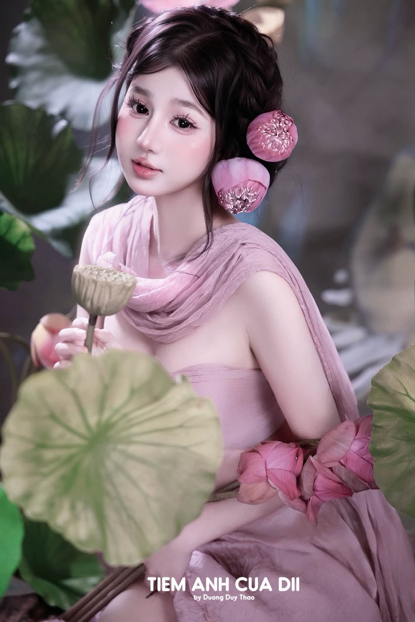 Hot girl Mai Linh tạo dáng quyến rũ, 