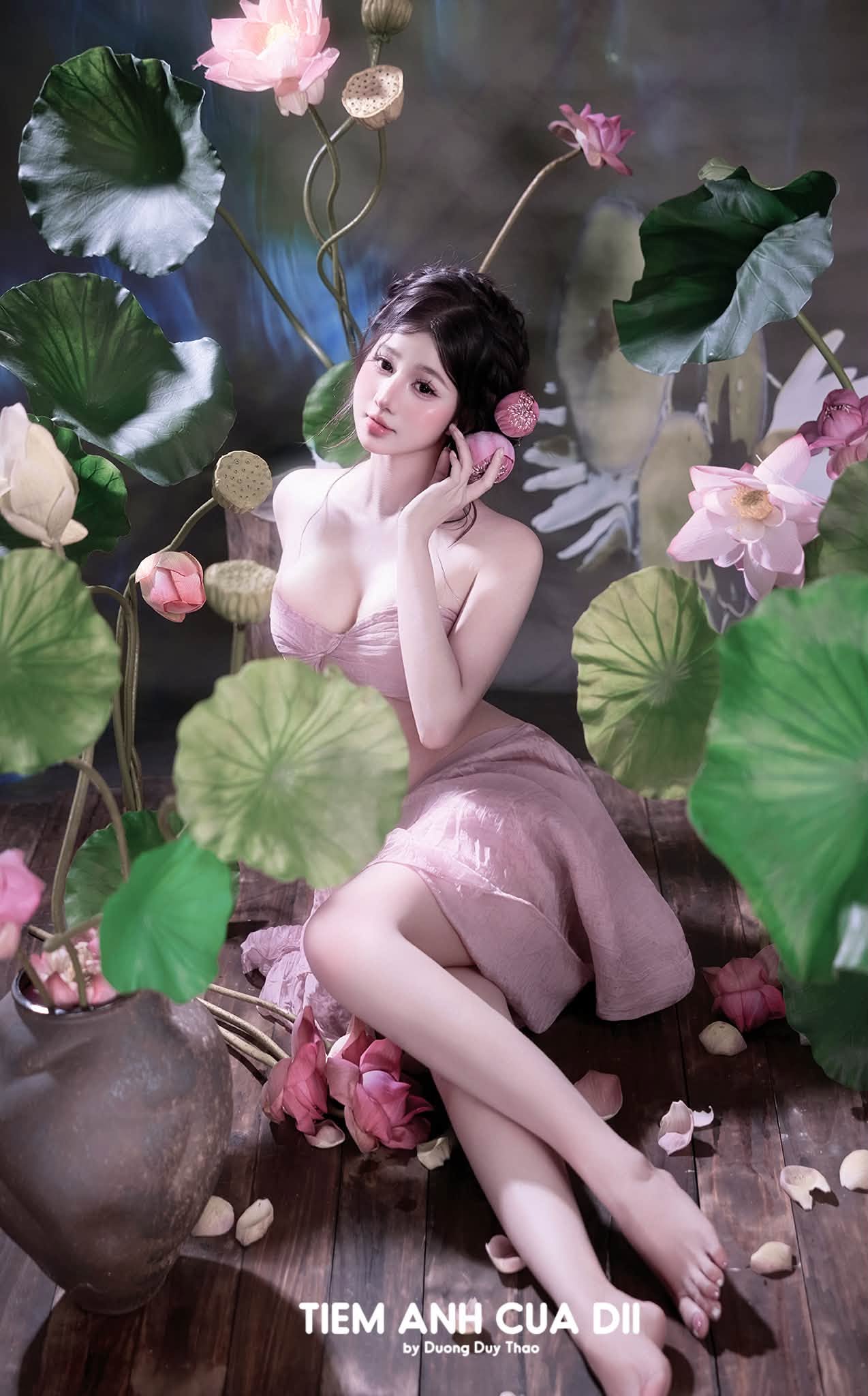 Hot girl Mai Linh tạo dáng quyến rũ, 