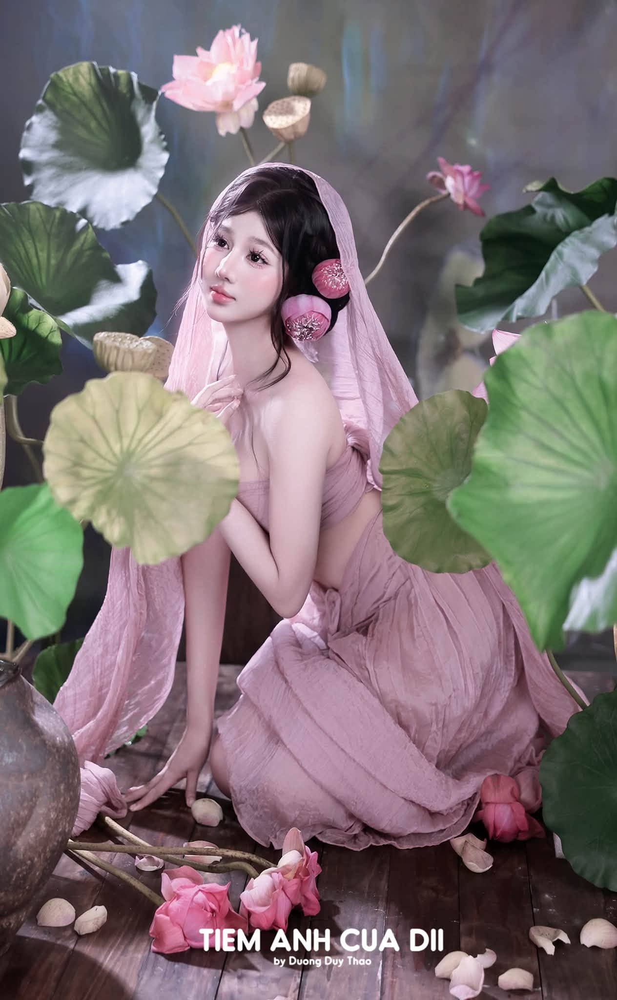 Hot girl Mai Linh tạo dáng quyến rũ, 