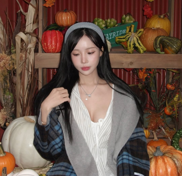 Có bạn trai làm streamer nổi tiếng, hot girl gợi cảm cũng dự định lấn sân, fan tự tin sẽ nhanh chóng