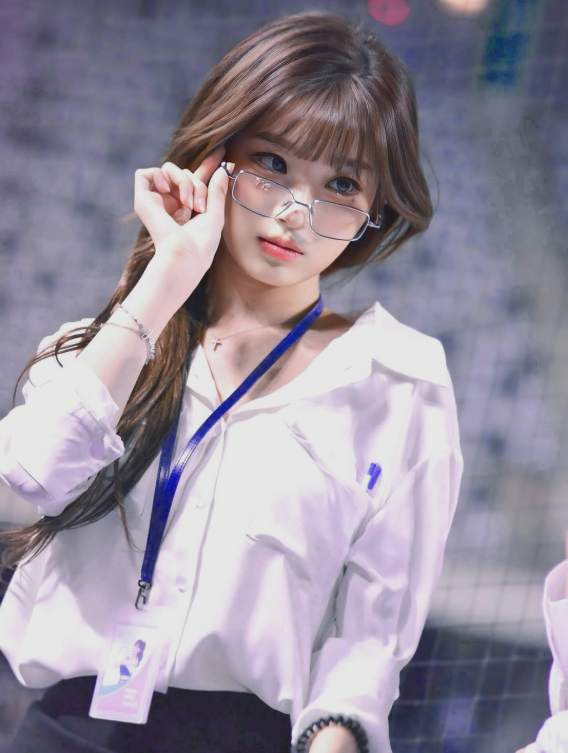 Hot girl gợi cảm hoảng sợ khi fan lần theo hình ảnh livestream, tìm tới tận nhà, vội lên tiếng cầu cứu