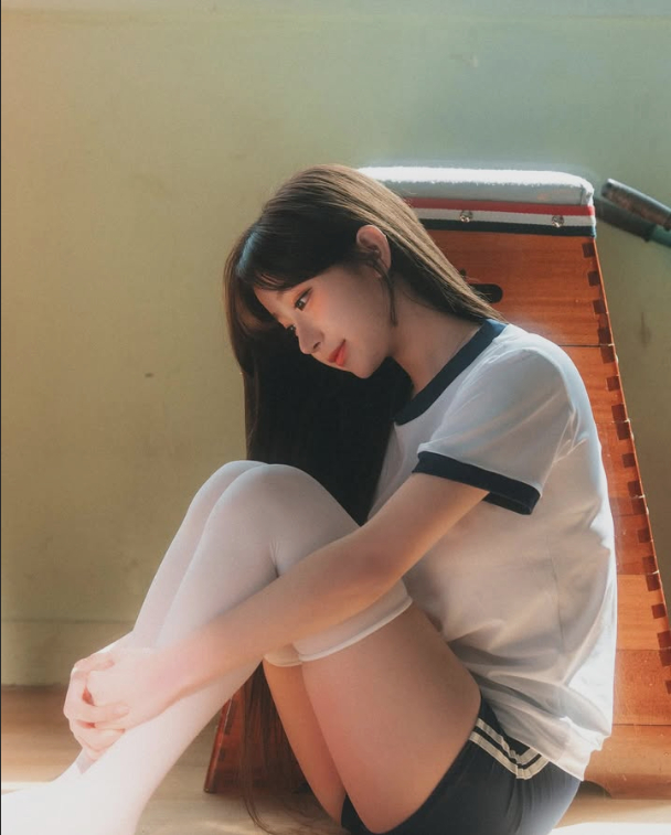 Hot girl gợi cảm hoảng sợ khi fan lần theo hình ảnh livestream, tìm tới tận nhà, vội lên tiếng cầu cứu