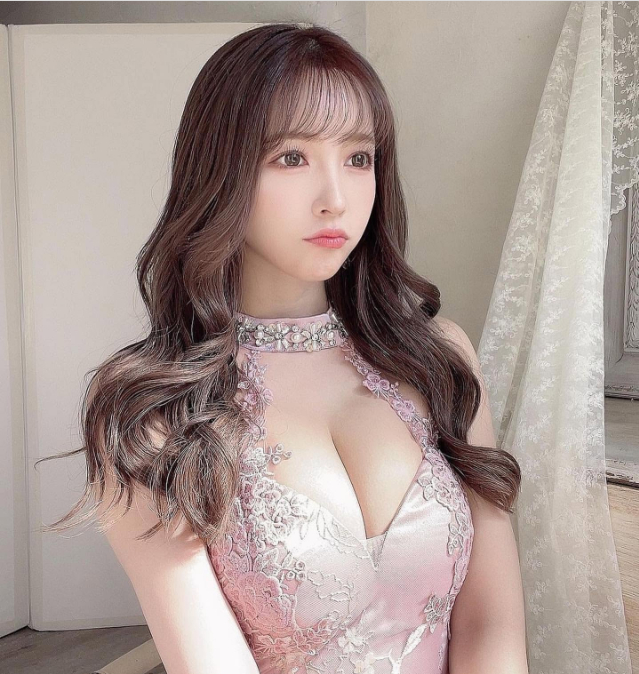 Yua Mikami hé lộ quá khứ, từng bị yêu cầu