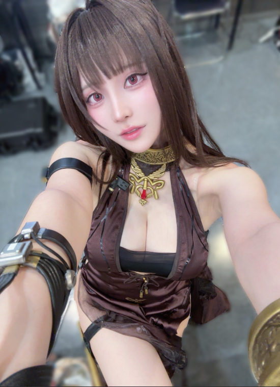 Tham gia cosplay tại sự kiện game, hot girl xinh đẹp bất ngờ viral tột độ, thân hình đúng chuẩn