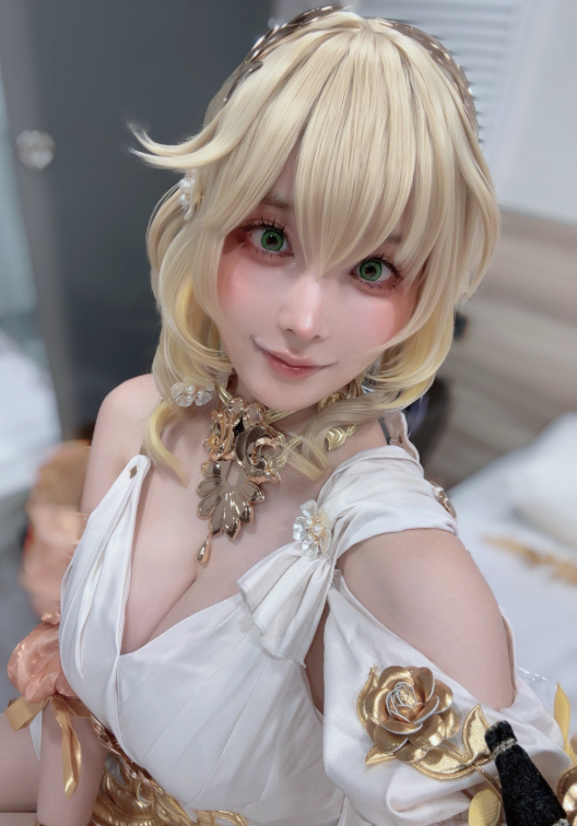 Tham gia cosplay tại sự kiện game, hot girl xinh đẹp bất ngờ viral tột độ, thân hình đúng chuẩn