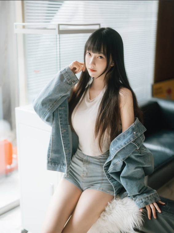 Hot girl 339.000 follow kể lại trải nghiệm đáng sợ khi đi chụp ảnh riêng trong phòng kín, cảnh báo các nữ đồng nghiệp