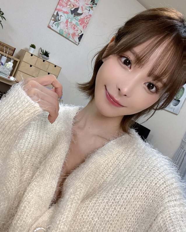 Hot girl Kana Momonogi bất ngờ hủy fan meeting tại Việt Nam, fan tiếc nuối tột độ