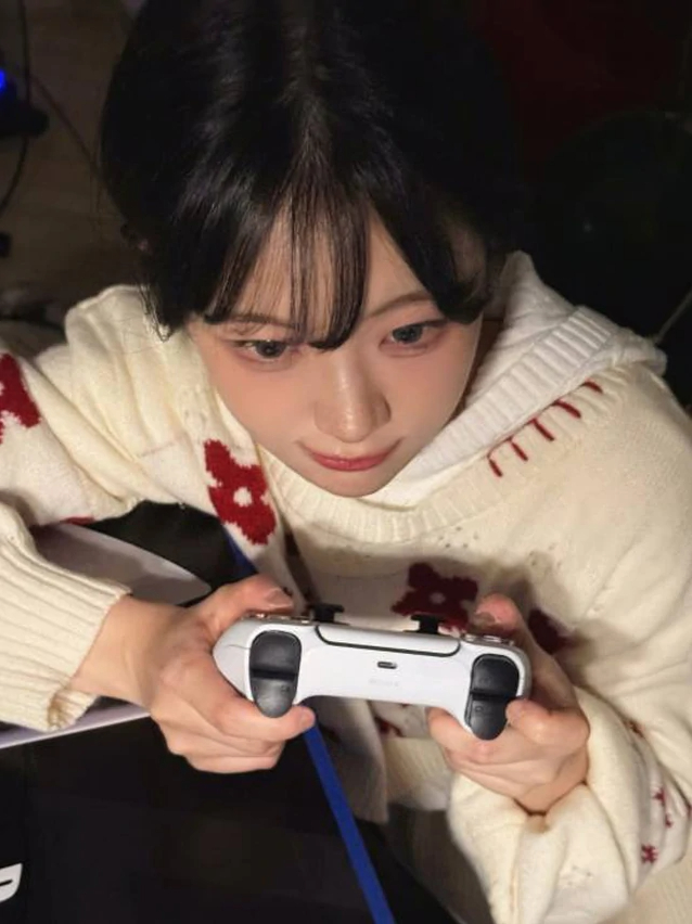 Đang lên sóng tương tác, nữ streamer bất ngờ gặp sự cố nhạy cảm, đoạn clip hút hơn nửa triệu lượt xem