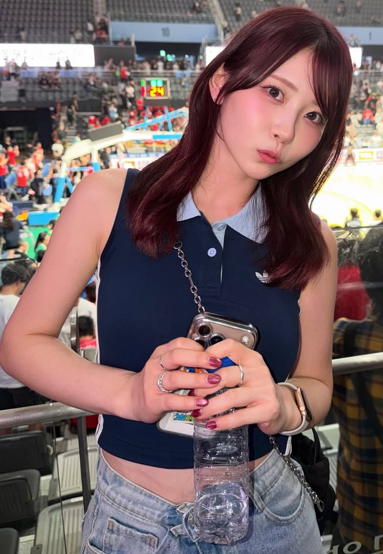 Dở khóc dở cười: Hot girl nổi tiếng Nhật Bản bất ngờ được tuyển trạch viên tiếp cận trên phố, mời chào làm hot girl gợi cảm