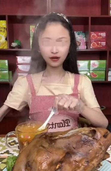 Ngỡ ngàng trước bi kịch của hot streamer giới mukbang, cao 1m62 nhưng chỉ 35kg