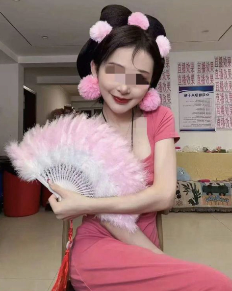 Ngỡ ngàng trước bi kịch của hot streamer giới mukbang, cao 1m62 nhưng chỉ 35kg