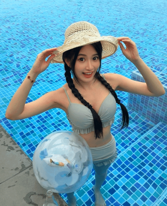Hot girl nổi tiếng gây tranh cãi vì phong cách ăn mặc táo bạo, tiết lộ thói quen