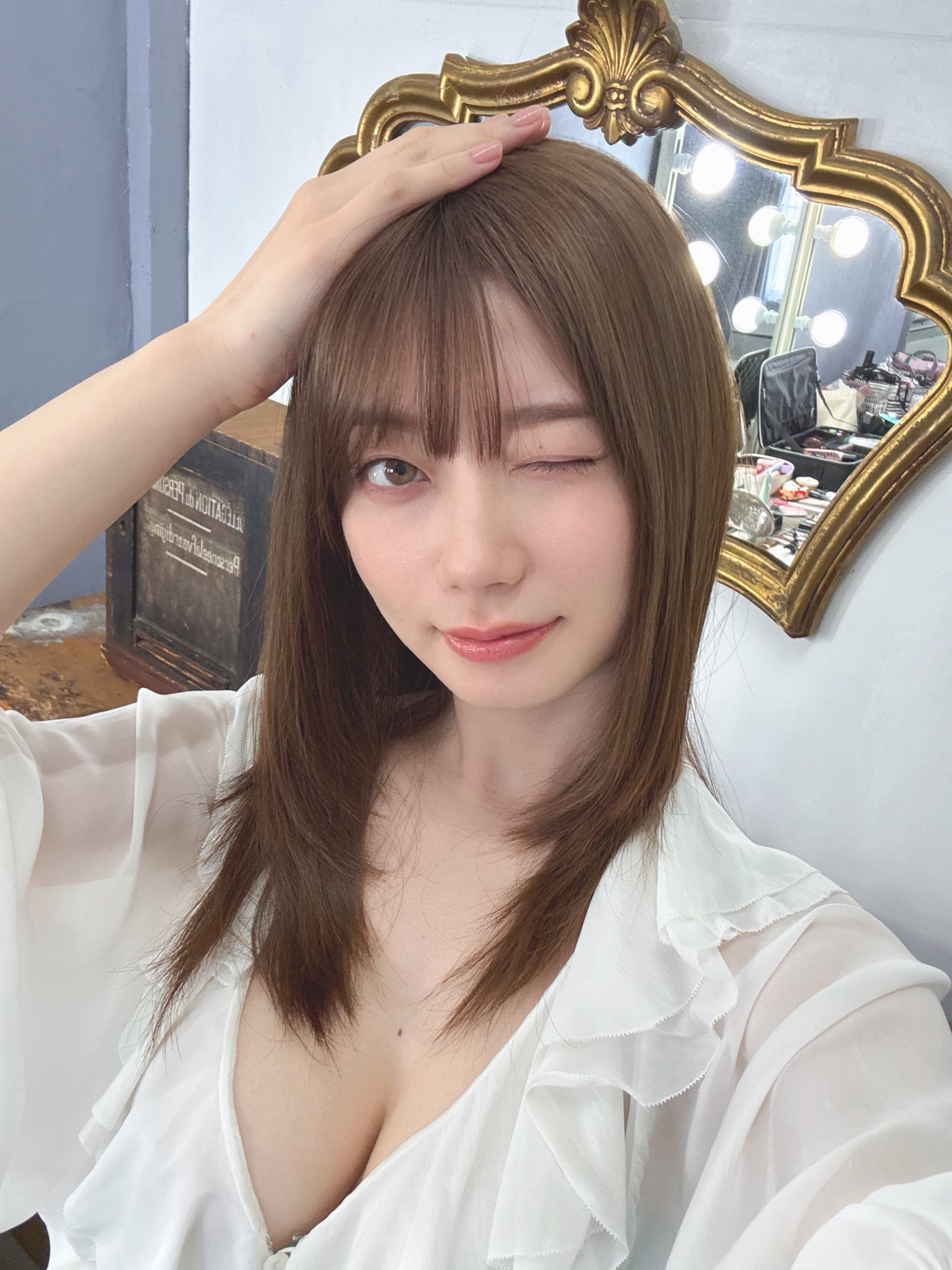 Nổi tiếng chỉ sau Yua Mikami, hot girl xinh đẹp thu hút với độ viral, tung ra thẻ sưu tầm của bản thân, được đấu giá tới gần 600 triệu