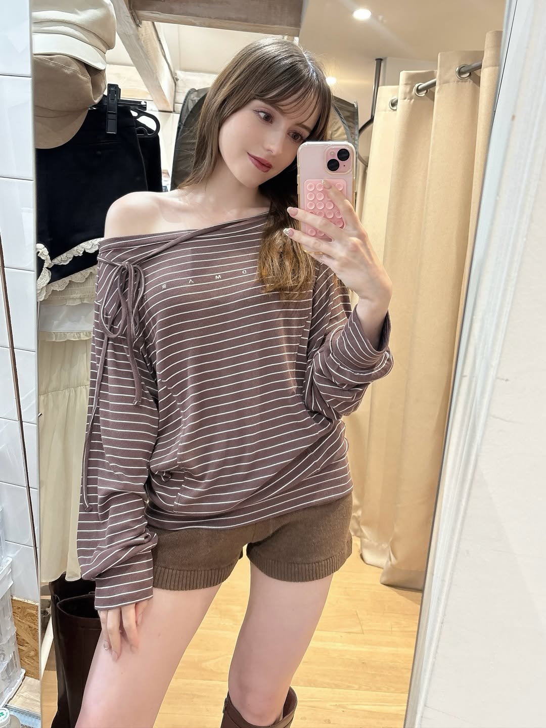 Được chọn làm mẫu nhân vật game bom tấn, hot girl bất ngờ gây sốt vì quá xinh, gần 50.000 người theo dõi mê mẩn
