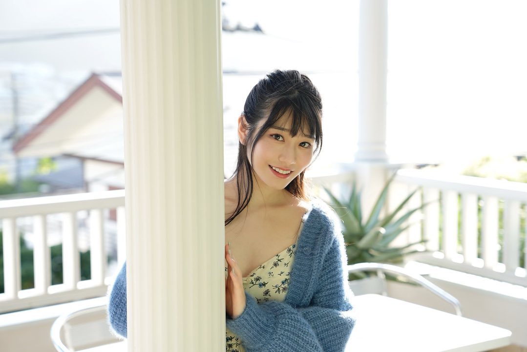 Hot girl nổi tiếng khoe ảnh thời thơ ấu, fan trầm trồ khen xinh từ bé, khẳng định đúng là