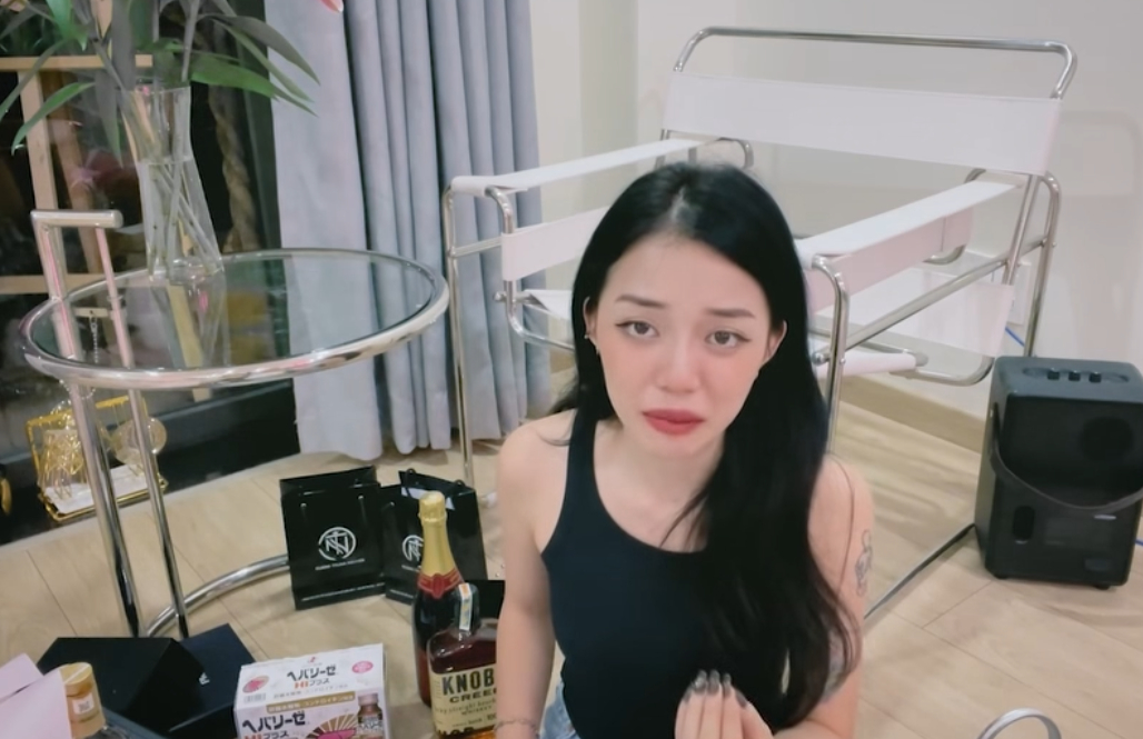 Viral lại clip cũ, Linh Ngọc Đàm từng rơi nước mắt khi nói về Quang Cuốn, thực trạng quan hệ hiện tại ra sao?