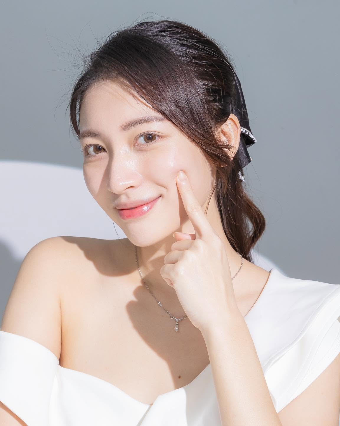 Nổi lên nhờ clip rang cơm, cô gái khiến khách kéo đến đông nghịt, quán phải cho nghỉ sớm