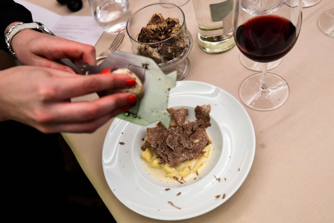Nấm truffle trắng của Ý được đánh giá cao nhờ hương vị cay nồng đặc trưng.