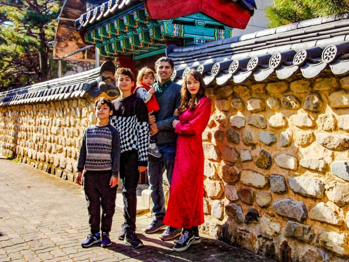 Meredith Lee Khanloo cho biết cô có thể có một gia đình lớn hơn ở Hàn Quốc.