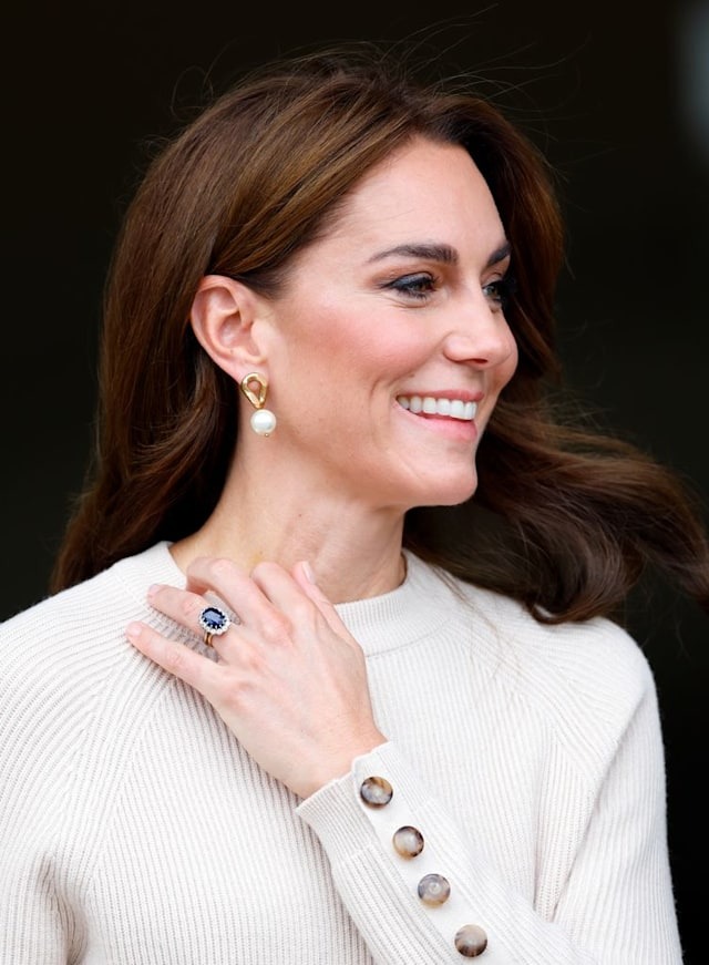Vương phi Kate hiện đang đeo nhẫn từng thuộc về cố Vương phi Diana.