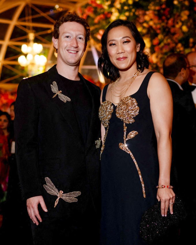 Bóc giá trang phục vợ chồng ông chủ Facebook diện đến đám cưới nghìn tỷ: Dân mạng choáng ngợp độ chịu chơi của vị tỷ phú giản dị có tiếng