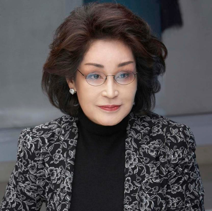 Chân dung bà Lee Myung-hee (sinh năm 1943) - Chủ tịch của tập đoàn Shinsegae, đế chế phân phối mặt hàng xa xỉ, đồ hiệu lớn nhất Hàn Quốc.