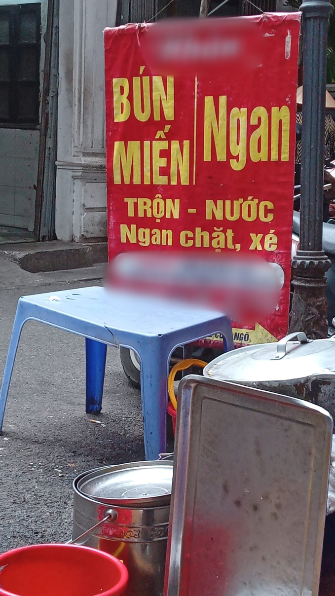 Quán bún ngan nổi tiếng Hà Nội mắng khách như tát nước vào mặt gây tranh cãi: Thời đại nào rồi còn kiểu 