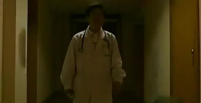 Nghe thấy tiếng mèo kêu lạ lùng trong đêm, bác sĩ kiểm tra phát hiện âm thanh truyền từ một bệnh nhân, chân tướng phía sau gây rùng mình