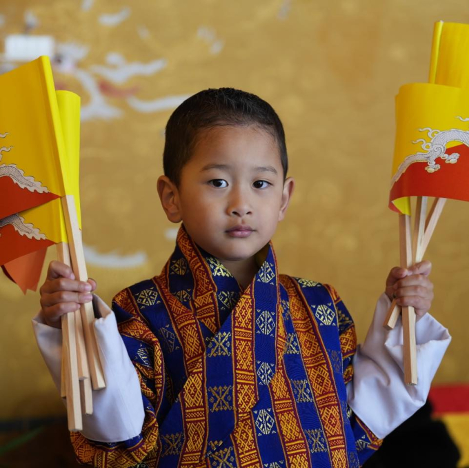 Jigme Ugyen Wangchuck, người đứng thứ 2 trong danh sách kế vị sau anh trai.