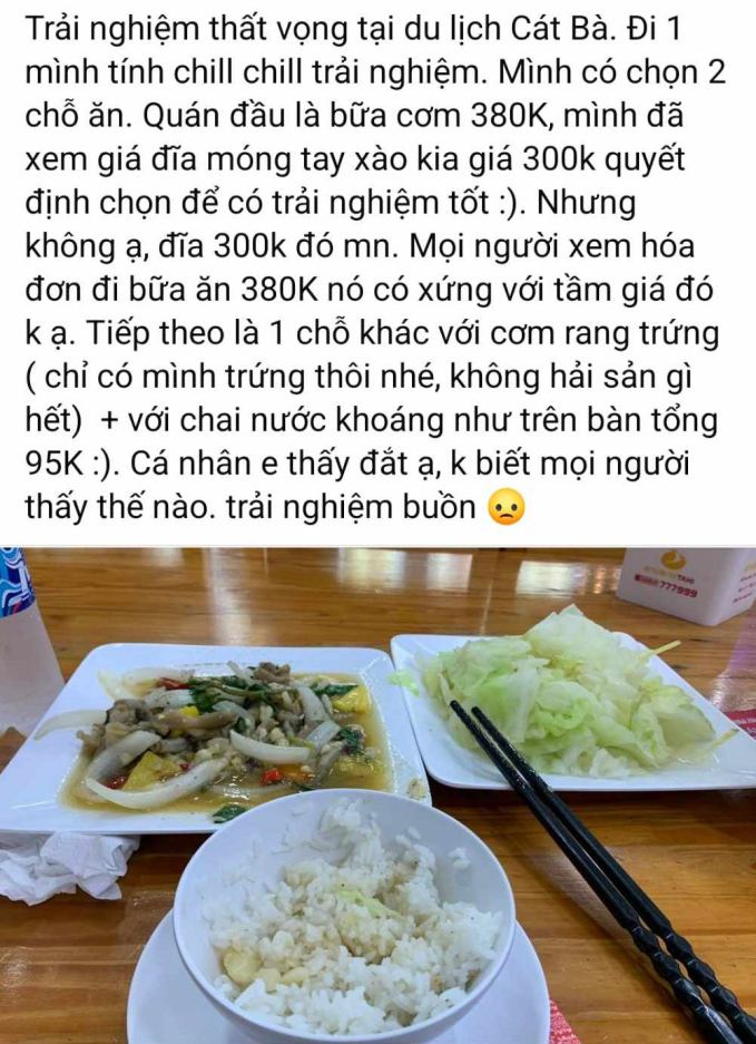 Suất cơm rang trứng 100k, đĩa hải sản 300k lèo tèo vài 