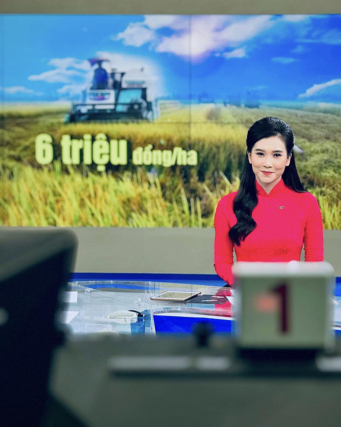 Nữ BTV Thời sự nhận nhiều chú ý trong những ngày vừa qua