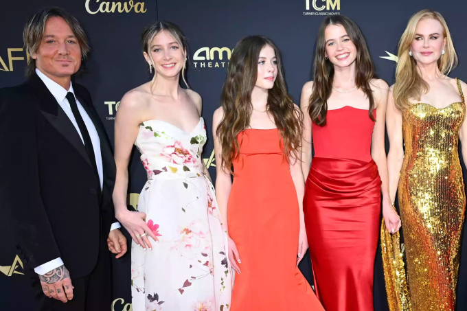Vợ chồng Nicole Kidman và Keith Urban cùng 3 cô con gái lớn
