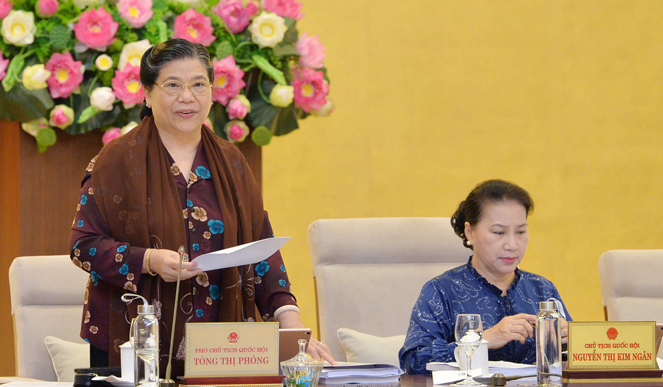 Phó Chủ tịch Thường trực Quốc hội Tòng Thị Phóng kết luận phiên họp. Ảnh: Quang Khánh
