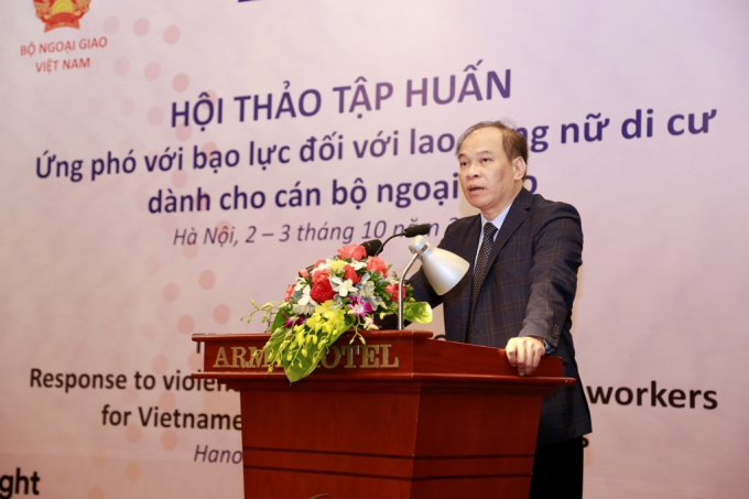 Cục trưởng Cục Lãnh sự Vũ Việt Anh phát biểu khai mạc hội thảo tập huấn. Ảnh: Bộ Ngoại giao