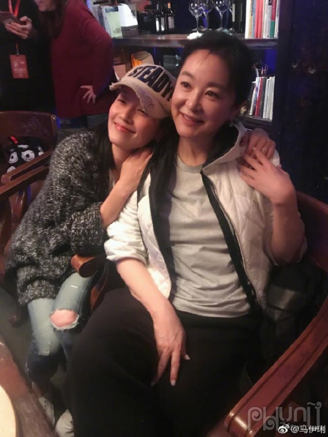 Lâm Thanh Hà cùng nữ diễn viên trẻ Nghê Ni 
