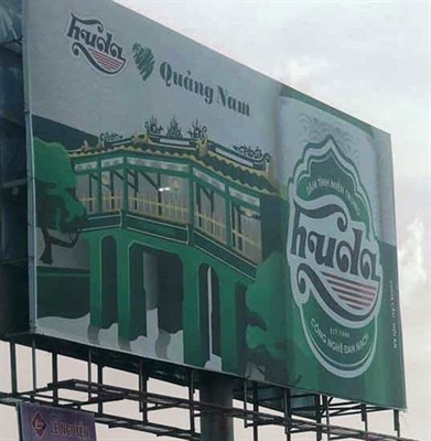   Hình ảnh chùa Cầu đặt cạnh lon bia Huda được quảng bá rầm rộ gây tranh cãi ẢNH: FB JACK TRAN  