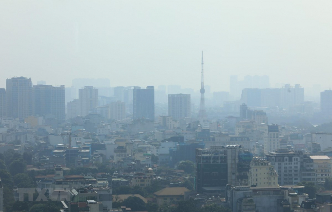 Hiện tượng bụi mịn, sương mù quang học gây ô nhiễm không khí ở Hà Nội lại có xu hướng trở lại. (Ảnh: Thành Đạt/TTXVN)