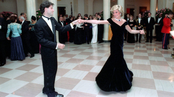 [Bạn có nhớ] Điều gì diễn ra khi Công nương Diana khiêu vũ với John Travolta tại Nhà Trắng?