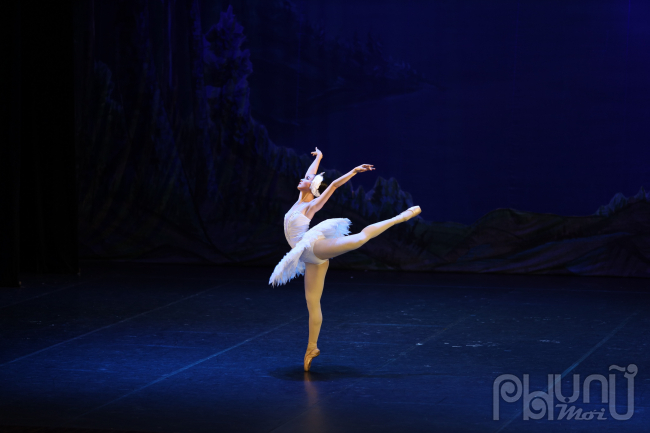 Biên đạo múa Trần Ly Ly lần đầu đưa vở ballet kinh điển Hồ Thiên Nga ra công diễn ngoài trời