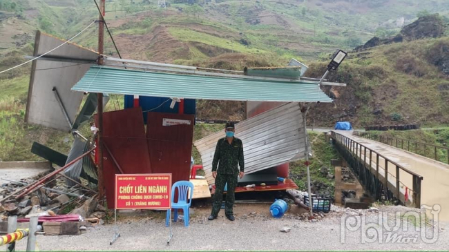 Mưa đá và gió lốc hất tung lều bạt tại chốt chống dịch đồn biên phòng Xín Cái, Hà Giang