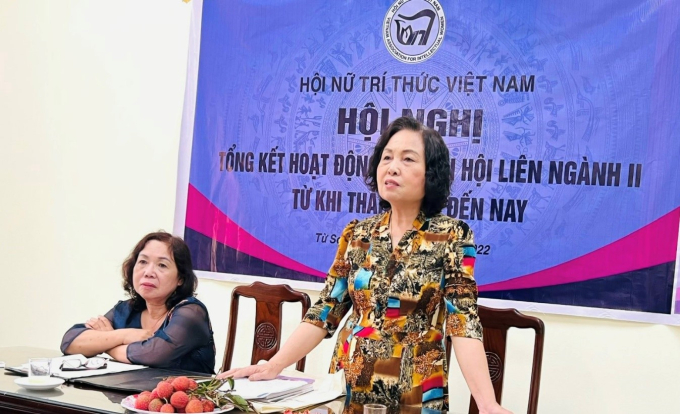   GS.TS. Lê Thị Hợp Chủ tịch Hội Nữ trí thức Việt Nam phát biểu chỉ đạo Hội nghị  