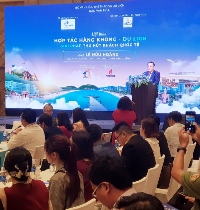 Ông Lê Hữu Hoàng- Phó Chủ tịch Thường trực UBND tỉnh Khánh Hòa phát biểu tham luận tại hội thảo