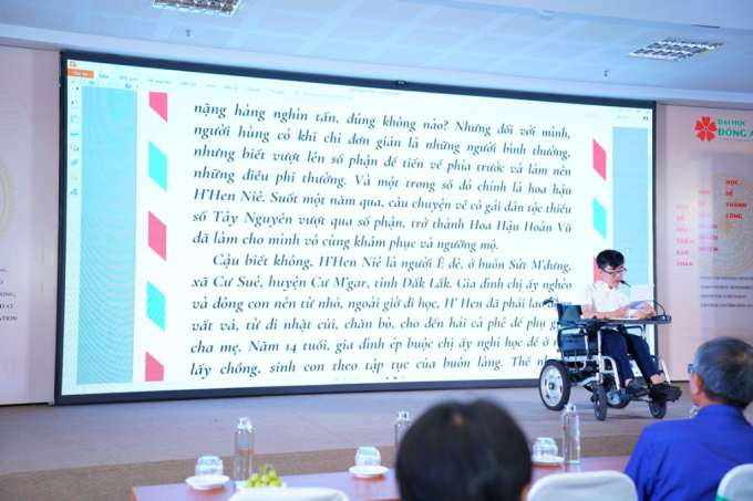 Chú lính chì – Sinh viên Nguyễn Minh Châu giới thiệu bức thư viết về “Người hùng” của mình: Hoa hậu hoàn vũ H’Hen Niê.