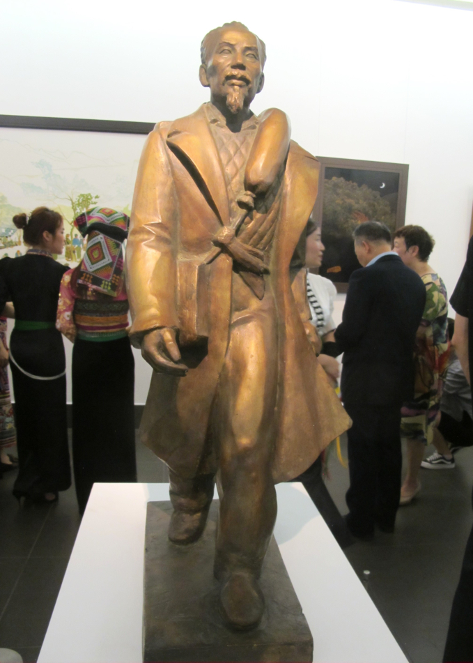 Hình tượng Chủ tịch Hồ Chí Minh trong thời kỳ kháng chiến qua góc nhìn của nhà điêu khắc Minh Đỉnh. Ảnh: L.Q.V