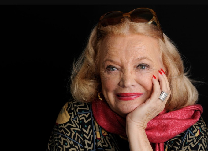 Nữ diễn viên được đề cử giải Oscar Gena Rowlands, người có sự nghiệp màn ảnh kéo dài gần bảy thập kỷ, đã qua đời ở tuổi 94, người đại diện của con trai bà xác nhận vào ngày 14 tháng 8. Ảnh: Chris Pizzello/Invision/AP