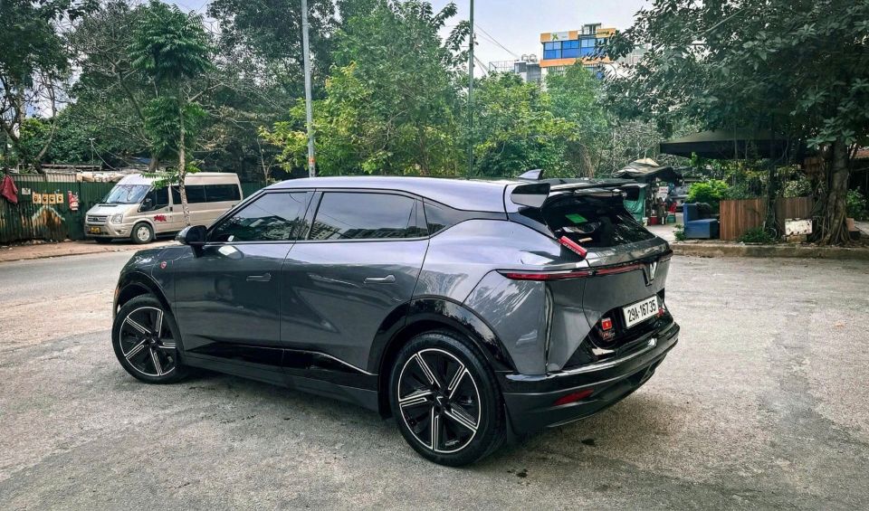 Sau gần 20 năm đi xe xăng, chủ xe chọn VinFast VF 7 vì “giá trị nhận được vượt xa mong đợi”