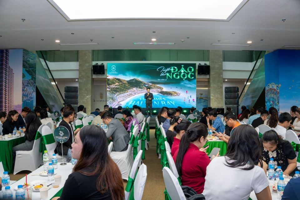 Không khí sôi động tại sự kiện phản ánh sức hút đặc biệt của Đảo Ngọc trên thị trường
