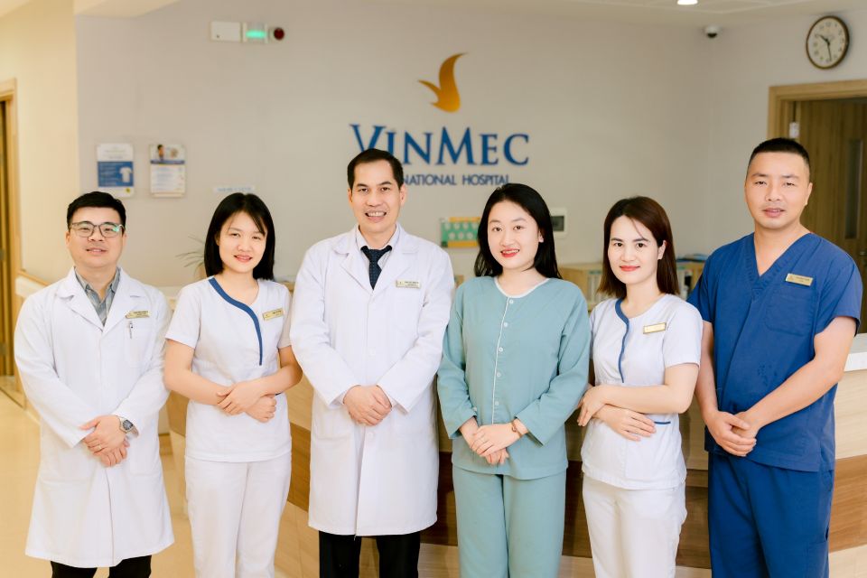 Bệnh nhân hồi phục tốt sau ca phẫu thuật tại Bệnh viện Đa khoa Vinmec Hạ Long.
