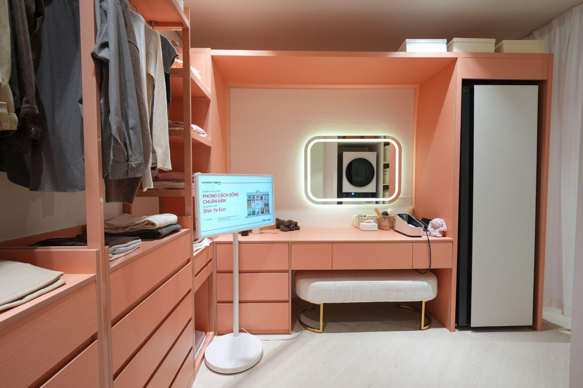 LG Styler và LG WashTower mang đến quy trình chăm sóc, làm mới quần áo thông minh. (Ảnh: LG Electronics)